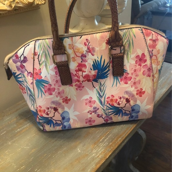 Purse - Picture 3 of 4